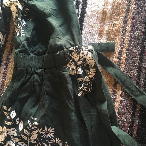 Urban Romantics flowy top! - Picture 5 of 8